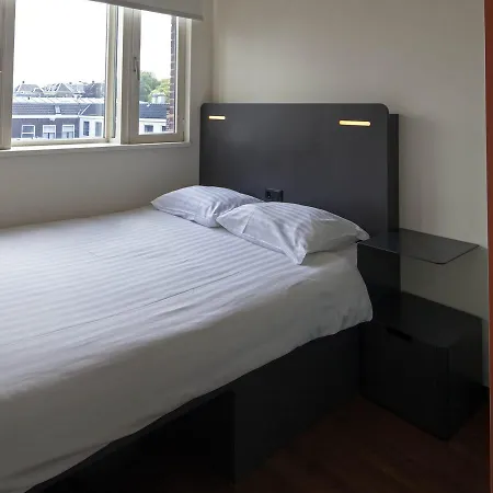 Easyhotel Centre 2*