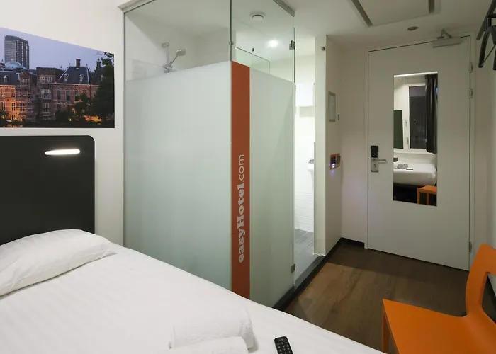 Easyhotel Centre Hotel 2*