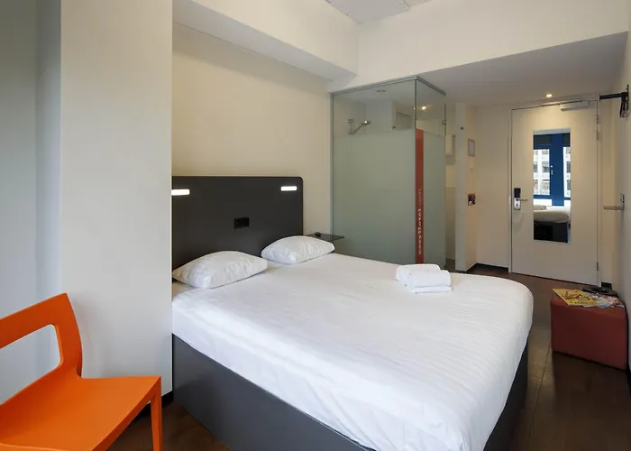 Hotel Easyhotel Centre 2*