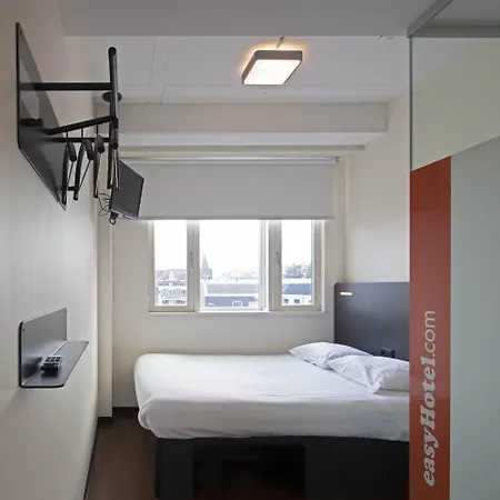 Easyhotel Centre Hotel 2*