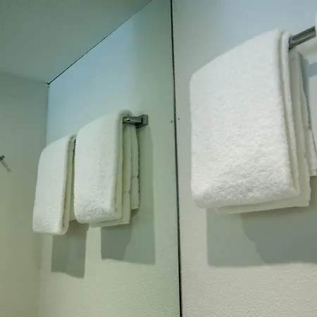 Easyhotel Centre 2*