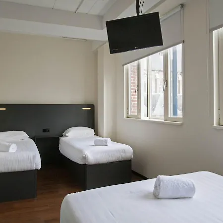 Easyhotel Centre Hotel 2*