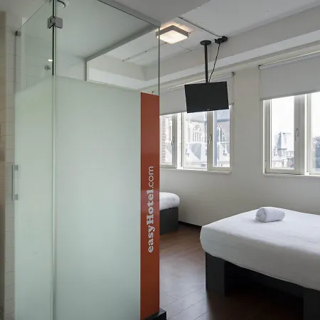 Easyhotel Centre 2*