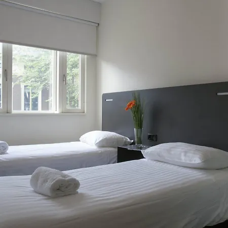 Easyhotel Centre Hotel 2*