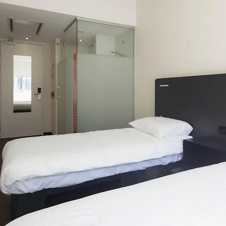 호텔 Easyhotel Centre 2*
