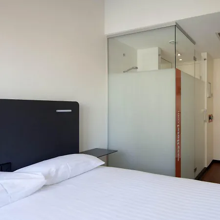 Easyhotel Centre Hotel