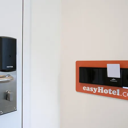 Easyhotel Centre 2* 헤이그