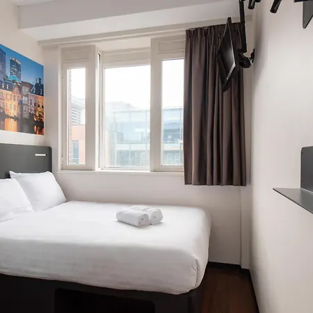 Hotel Easyhotel Centre 2*