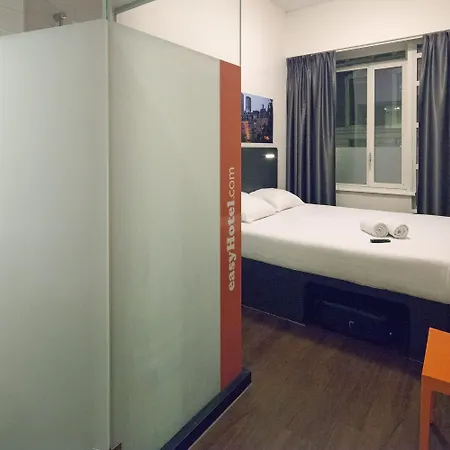 Easyhotel Centre 2*