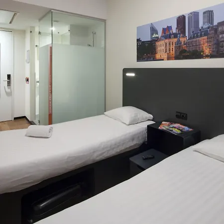 Easyhotel Centre 2*