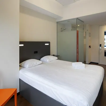 Hotel Easyhotel Centre 2*