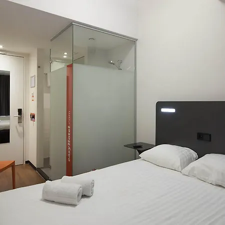 Easyhotel Centre 호텔 2*