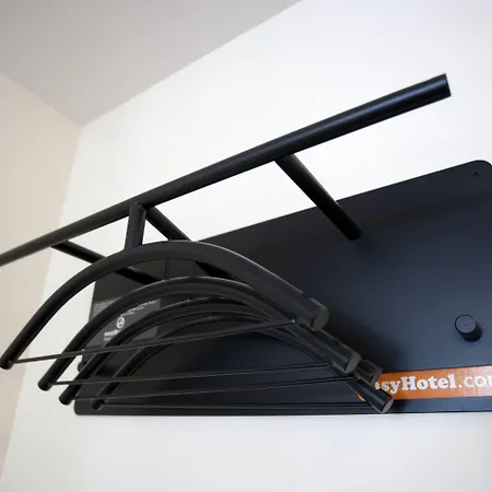 Easyhotel Centre 2*