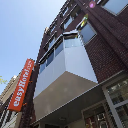 Easyhotel Centre 호텔