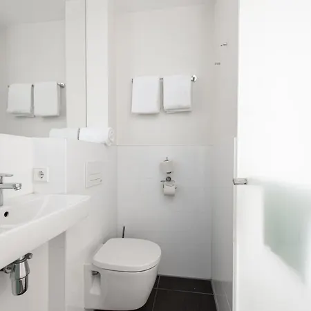 Easyhotel Centre Hotel 2*