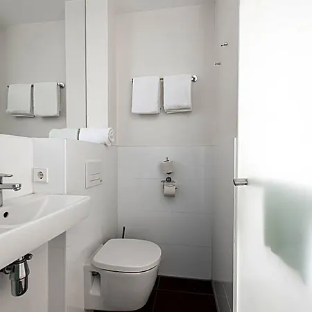 Easyhotel Centre Hotel 2*