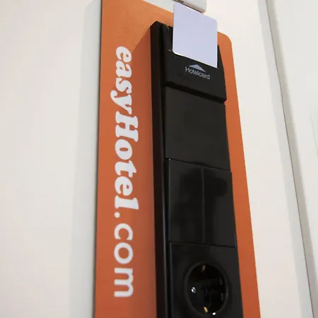 Easyhotel Centre Hotel 2*