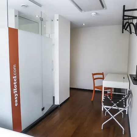Easyhotel Centre Hotel