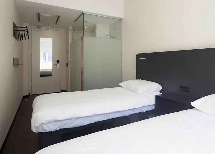 Szálloda Easyhotel Centre 2*