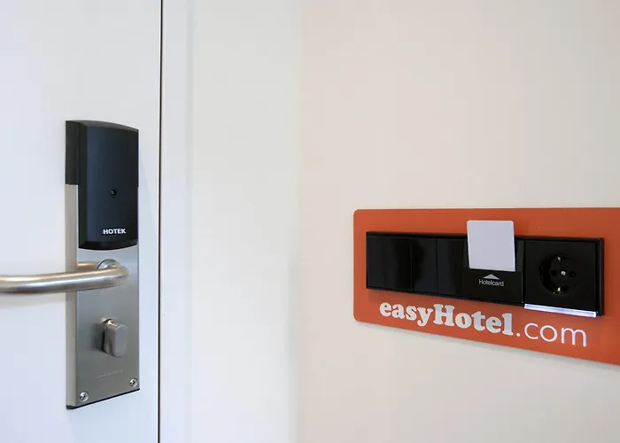 Easyhotel Centre 2* Haga