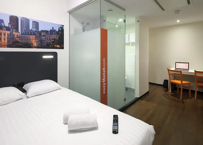 Easyhotel Centre