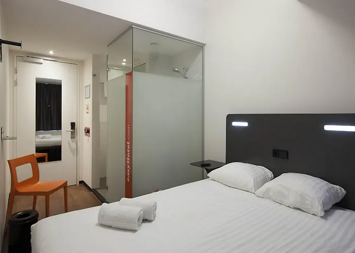 Easyhotel Centre Hotel 2*
