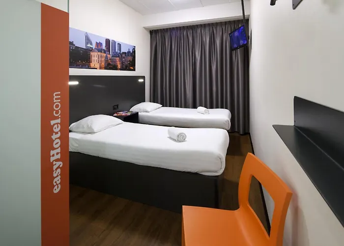 Easyhotel Centre 2*