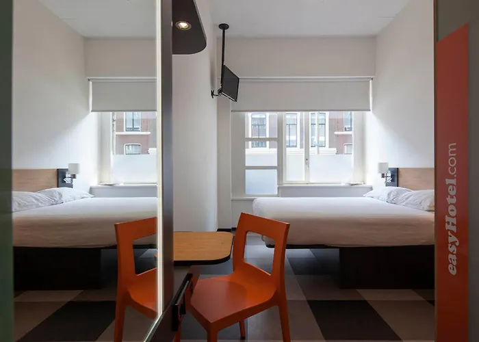 Easyhotel Centre 2* Haga