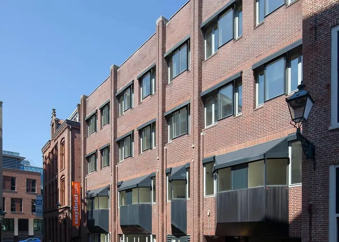 Easyhotel Centre Hotel